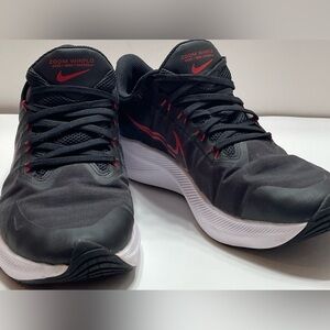 Nike Air Zoom Winflo 8 Running Shoes: Mens Size 7.5 / Ladies Size 6.